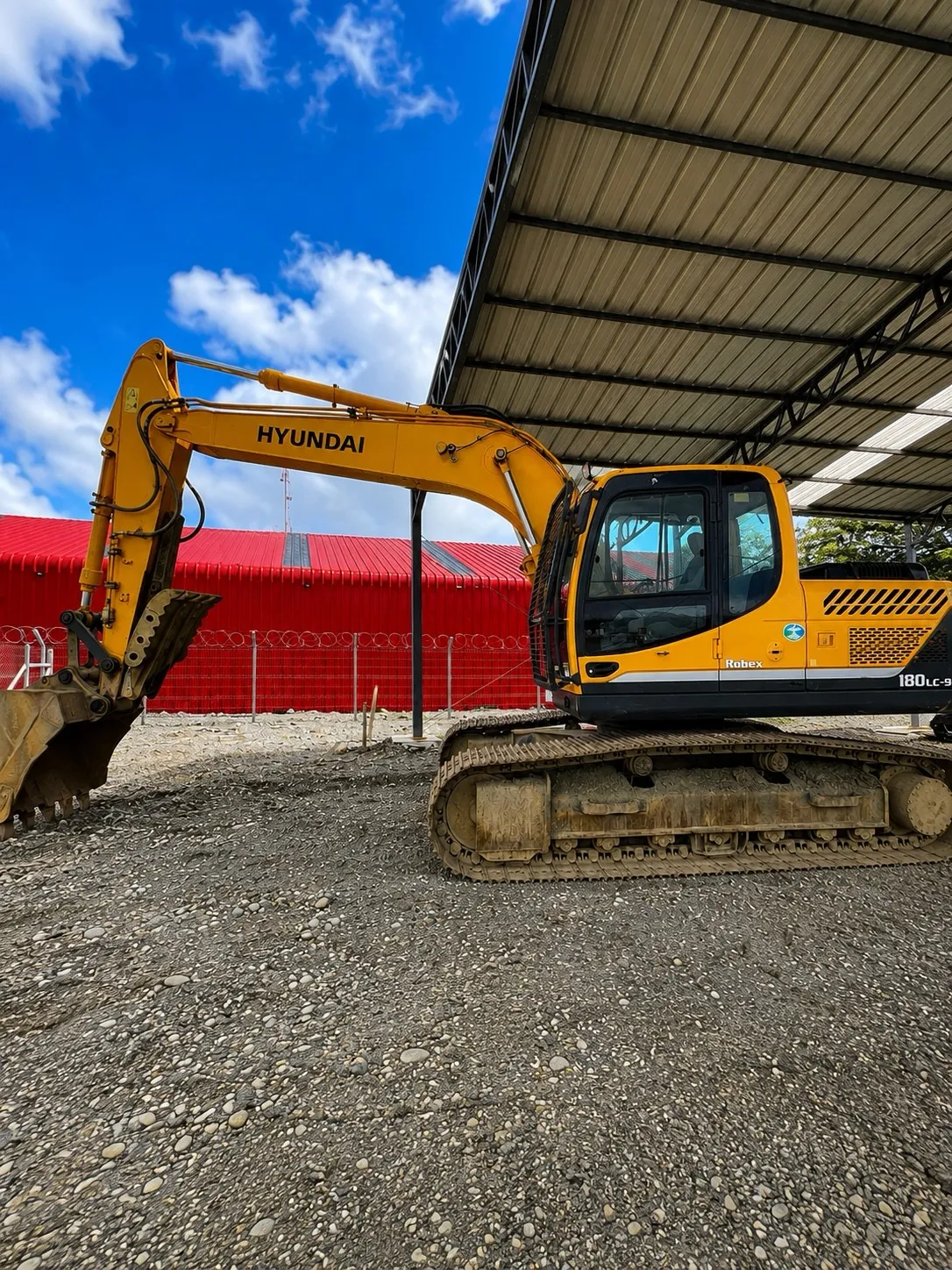 Excavadora Hyundai Robex 180LC-9S 2020